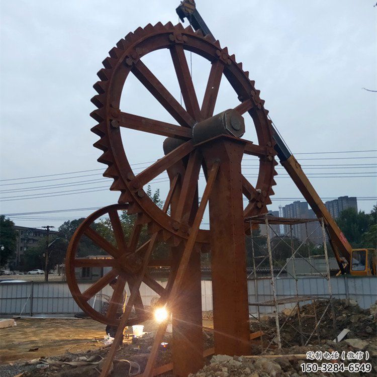 大型水车雕塑 锻造发光仿古雕塑 房地产雕塑 大型水车雕塑 锻造发光仿古雕塑 房地产雕塑