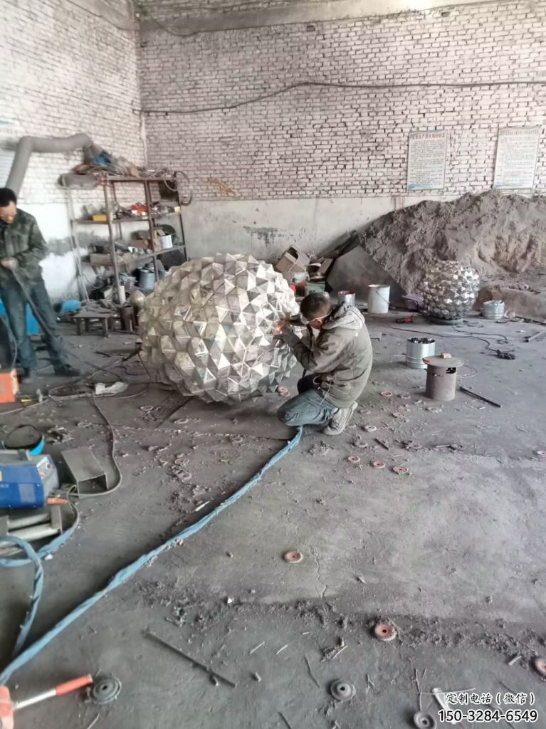 街头松塔雕塑 大型别墅区雕塑 钢管松果造型 街头松塔雕塑 大型别墅区雕塑 钢管松果造型