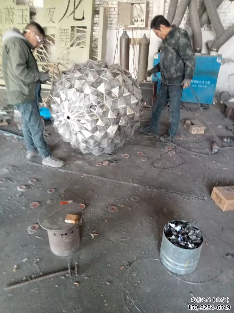 喷漆松塔雕塑 中式村口松果造型 草地雕塑 喷漆松塔雕塑 中式村口松果造型 草地雕塑