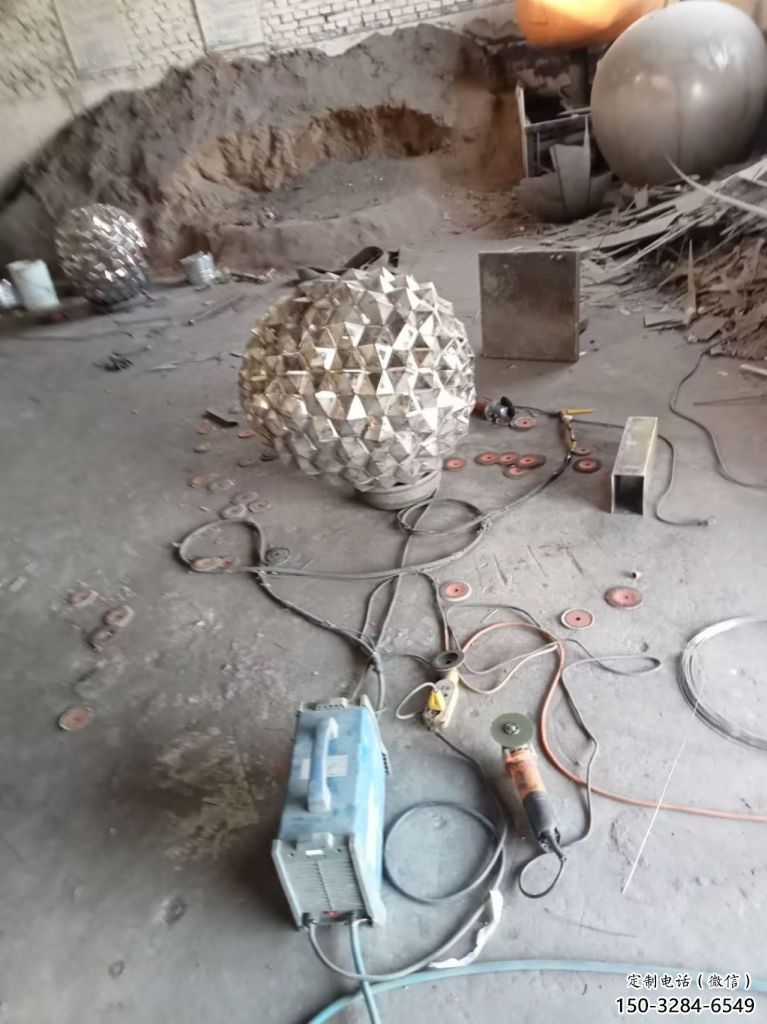 铸造松塔雕塑 中式村口雕塑 景观松果造型 铸造松塔雕塑 中式村口雕塑 景观松果造型