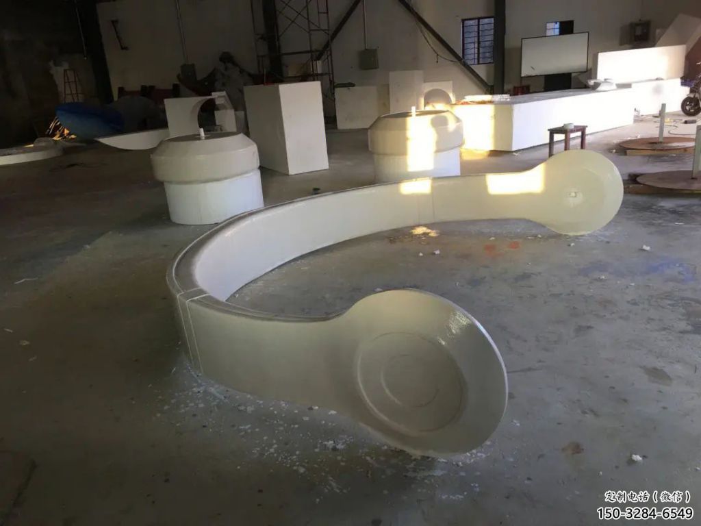 几何耳麦雕塑 发光公园耳机雕塑 大门口音乐雕塑 几何耳麦雕塑 发光公园耳机雕塑 大门口音乐雕塑