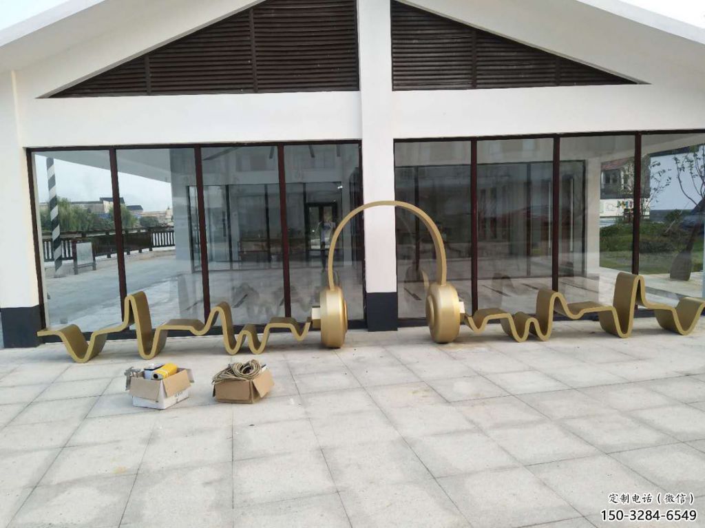 喷漆耳麦雕塑 中式村口音乐雕塑 草地耳机雕塑 喷漆耳麦雕塑 中式村口音乐雕塑 草地耳机雕塑