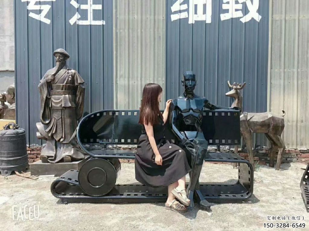 创意胶卷雕塑 哑光雕塑 公园胶片雕塑