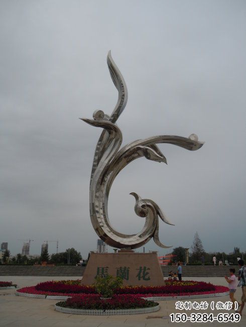 大型商场兰花雕塑 仿真玉兰花雕塑 镜面雕塑 大型商场兰花雕塑 仿真玉兰花雕塑 镜面雕塑