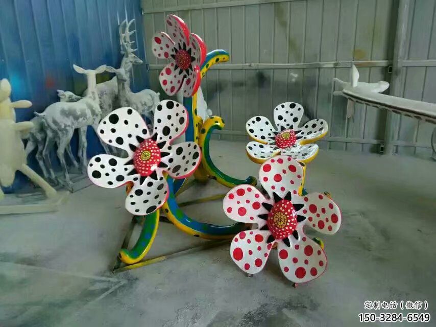 大型喇叭花雕塑 锻造发光花卉雕塑 房地产雕塑 大型喇叭花雕塑 锻造发光花卉雕塑 房地产雕塑