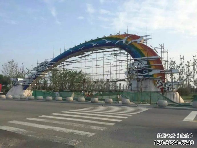云朵大雁大门雕塑，地域形象美陈，烤漆工艺制作