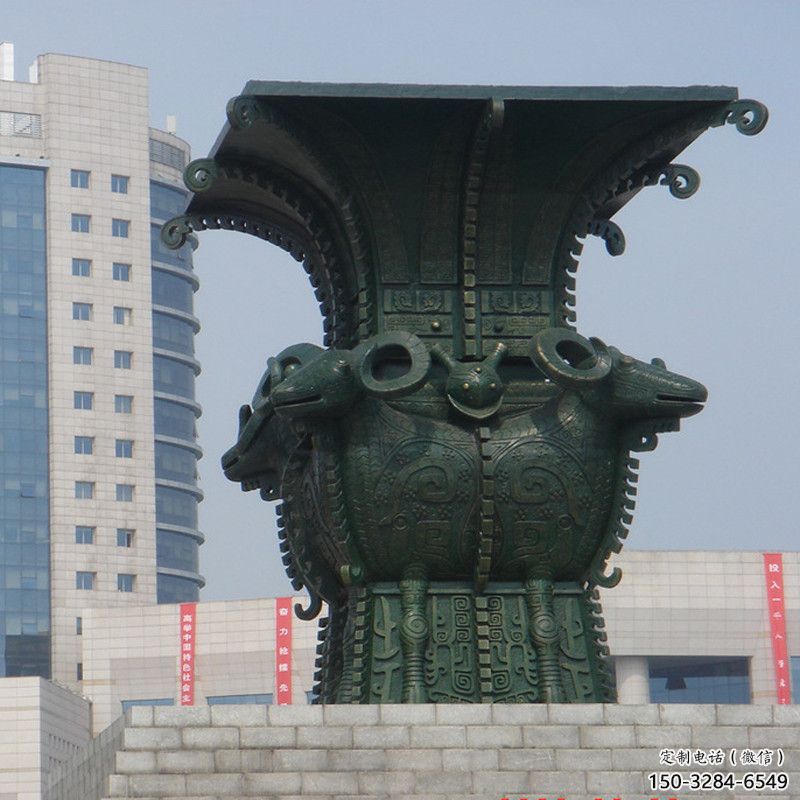 广场四羊方尊铜雕塑 广场四羊方尊铜雕塑