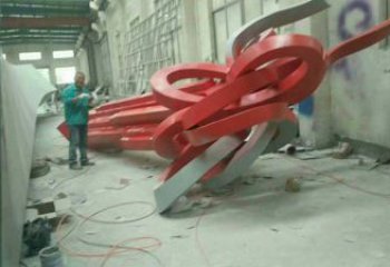 中国结雕塑