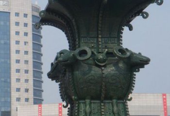 广场四羊方尊铜雕塑