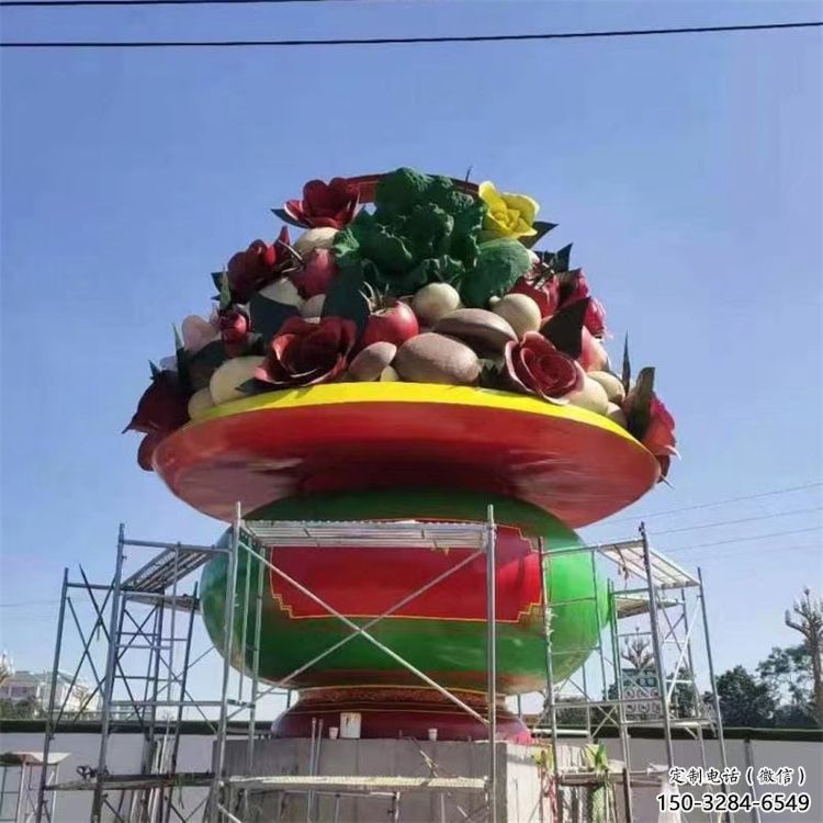 彩绘景观果篮雕塑生产，景区案例，彩绘不锈钢果篮雕塑优选