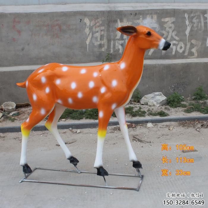 广场小鹿雕塑，彩绘工艺，玻璃钢动物雕塑厂家