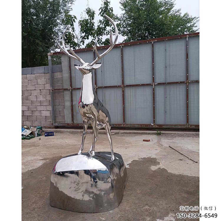 仿真小鹿雕塑制造，白钢构件，不锈钢镜面小鹿雕塑提供