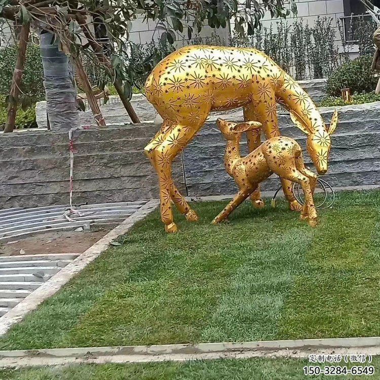 小鹿雕塑展品，透雕工艺，户外镂空小鹿雕塑精品