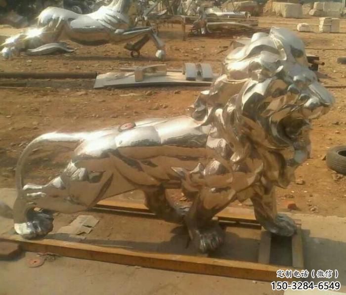 仿真狮子雕塑制作，园林装饰，建筑不锈钢狮子雕塑生产