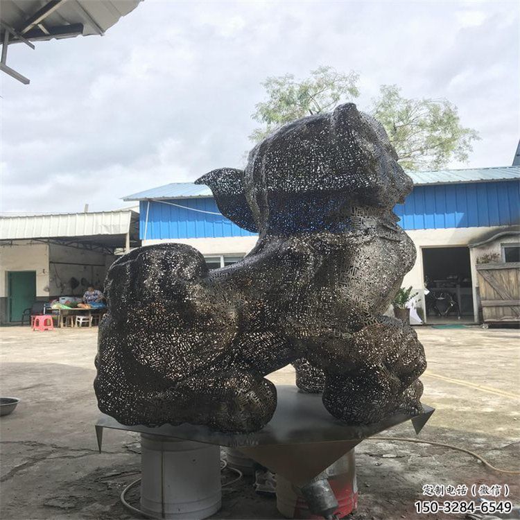 景区狮子雕塑供给，编织工艺雕塑，钢丝狮子雕塑制作