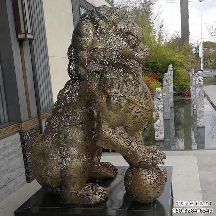 狮子镂空雕塑优选，城市装饰，景观不锈钢狮子雕塑供给