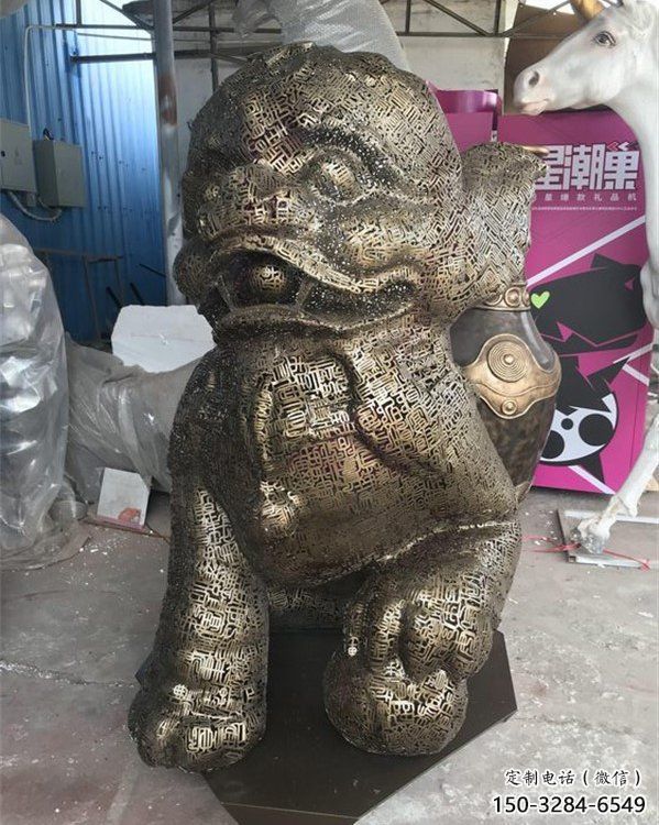 透雕狮子雕塑精品，镂空编织工艺，不锈钢狮子雕塑供求