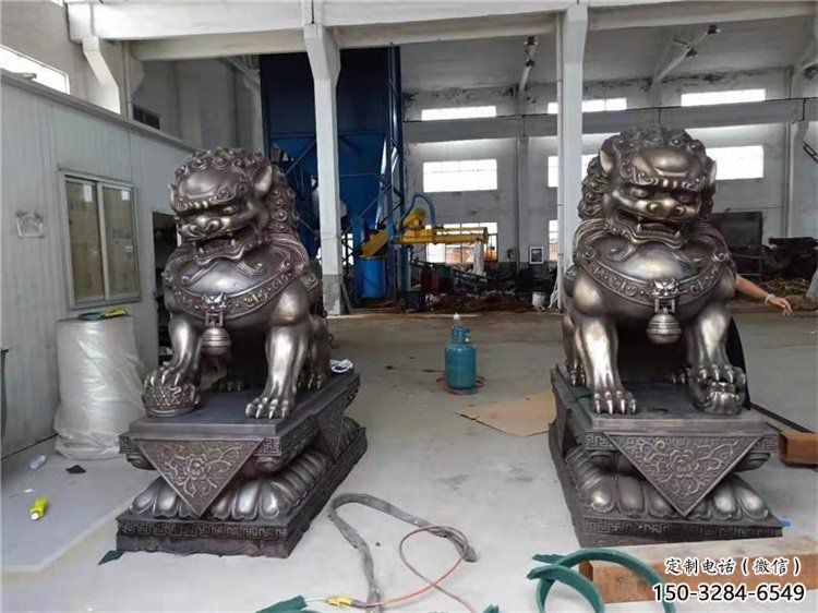 景观狮子雕塑标准，铸铜制作，景观蹲狮雕塑优价