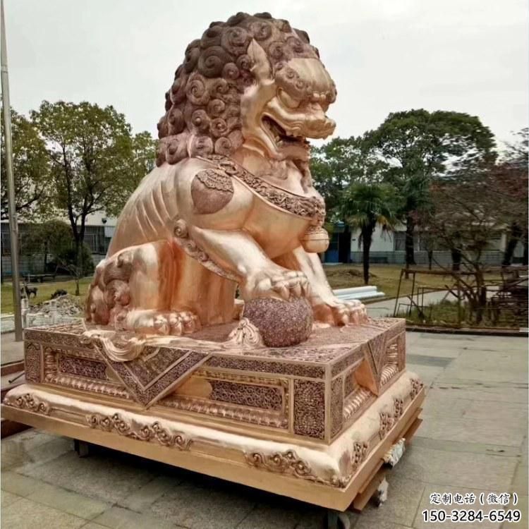 金属狮子雕塑制作，黄铜铸造，公共蹲狮雕塑优选