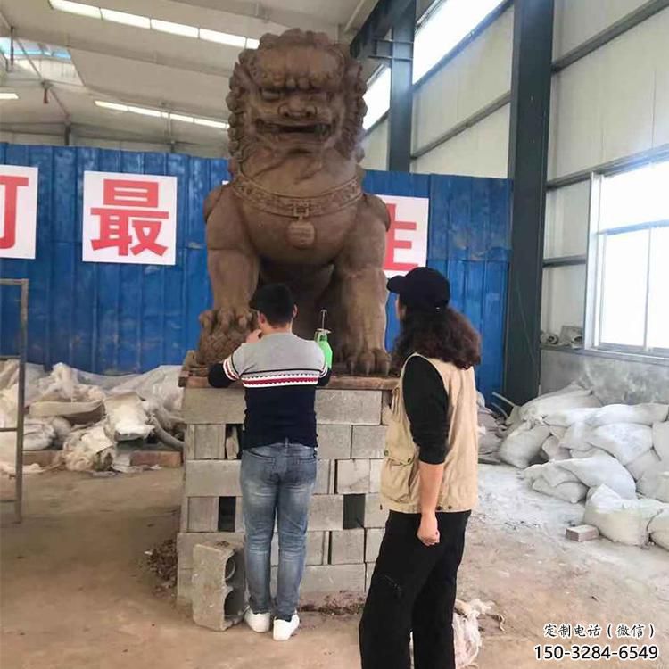 制造狮子雕塑专供，地标摆件，蹲狮雕塑磨具