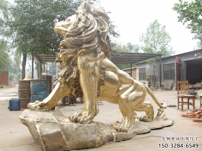 黄铜狮子雕塑预定，动物景观摆件，走狮主题雕塑精品