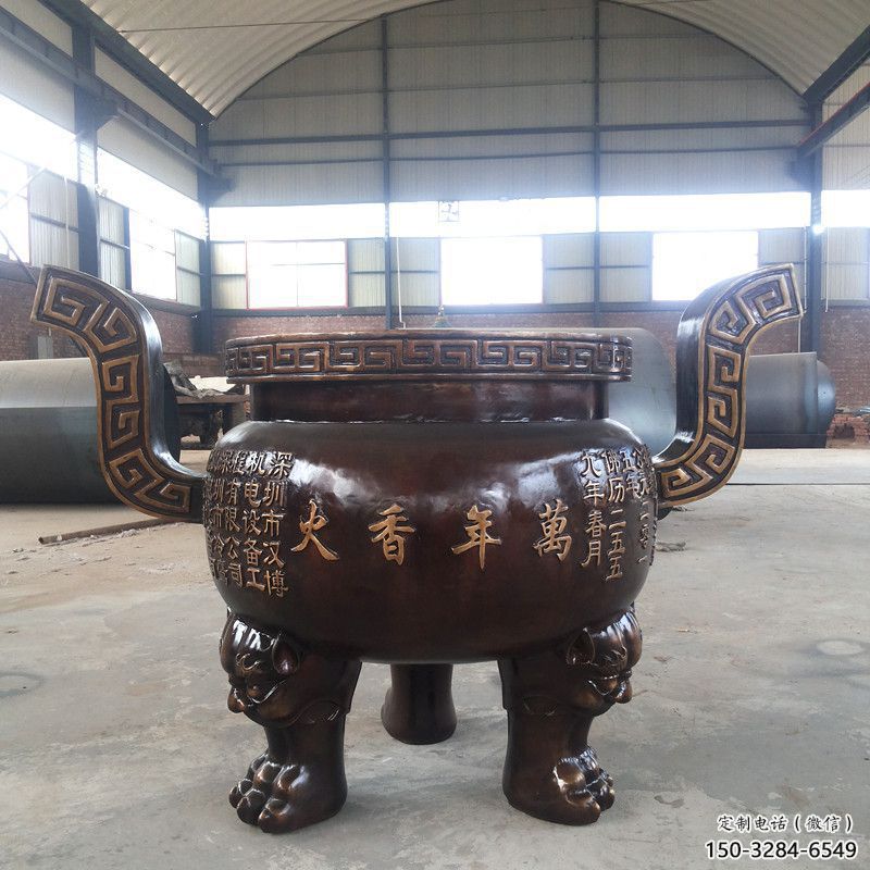 古铜色三足炉雕塑 古铜色三足炉雕塑