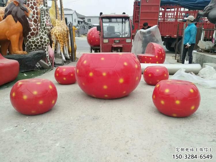 彩绘仿真玻璃钢草莓坐凳雕塑 彩绘仿真玻璃钢草莓坐凳雕塑