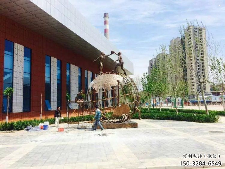 地球仪雕塑定价，拉丝工艺，地球仪人物雕塑制作