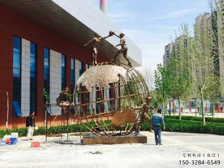 地球仪雕塑精选，欧式风格，艺术地球仪人物雕塑指用