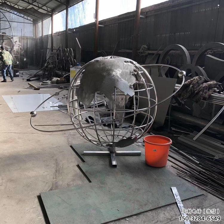 地球仪雕塑生产，透雕系列，镜面地球仪雕塑生产商