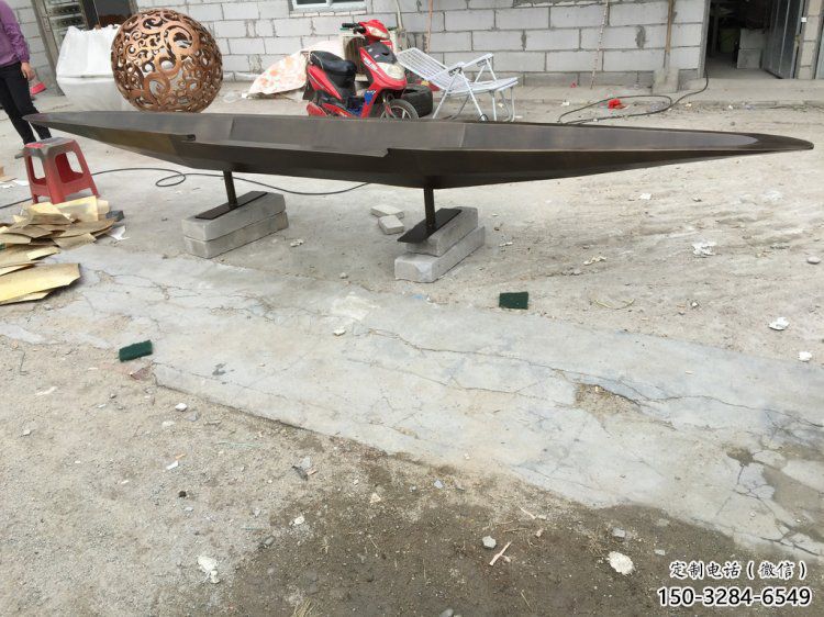 铜船雕塑选定，美陈雕塑，景观小船铜雕塑造型厂家