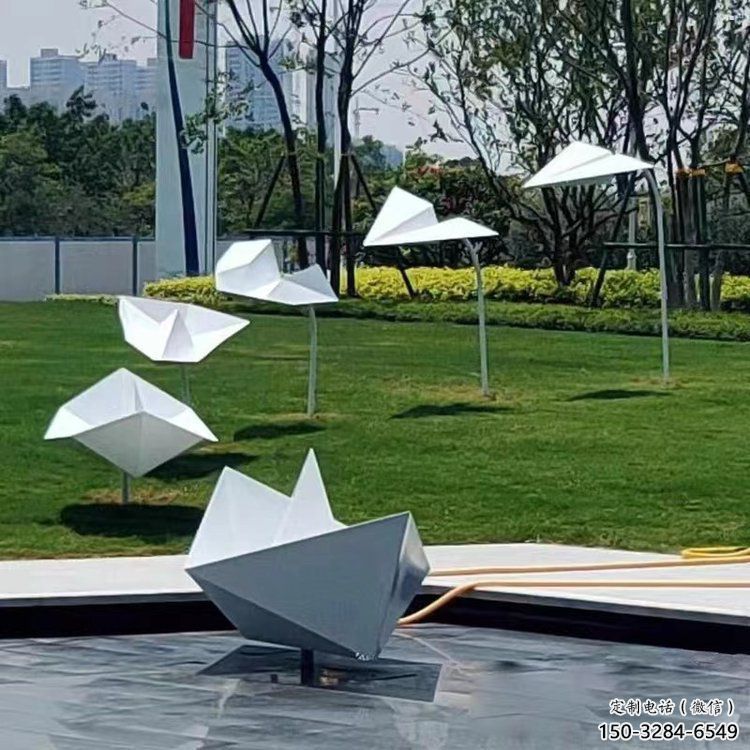 纸船雕塑优选，白钢构件，景观折纸船雕塑厂家