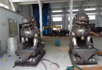 景观狮子雕塑标准，铸铜制作，景观蹲狮雕塑优价