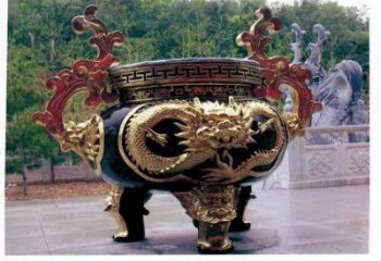 彩绘盘龙三足炉雕塑