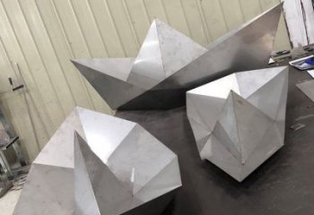 纸船雕塑承接，钢管组合，室外折纸船雕塑特供