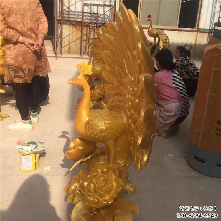 花园孔雀雕塑点击，多彩艺术，铜孔雀雕塑承接