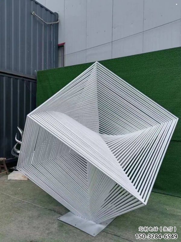立方体雕塑服务商，街道标识，镂空立方体雕塑定制