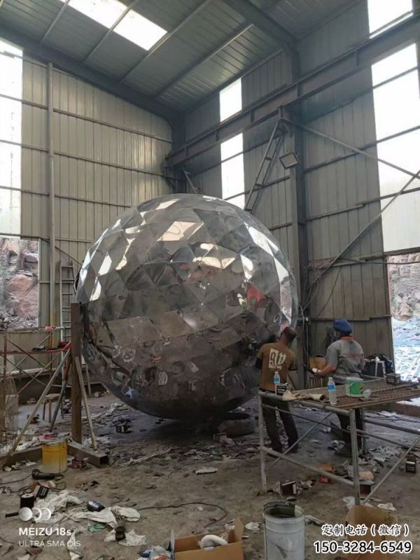 镜面球雕塑厂家，公园小品，不锈钢球雕塑订做