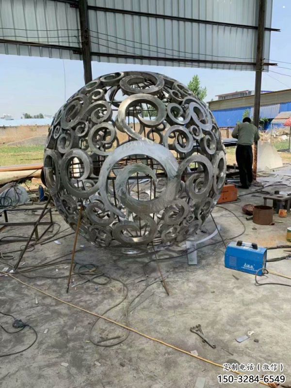 灯光球雕塑优选，陆地摆件，不锈钢灯光球雕塑制作厂家