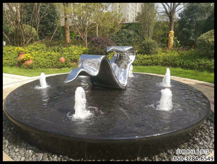 大门口飘带雕塑
