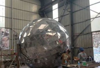 镜面球雕塑厂家，公园小品，不锈钢球雕塑订做