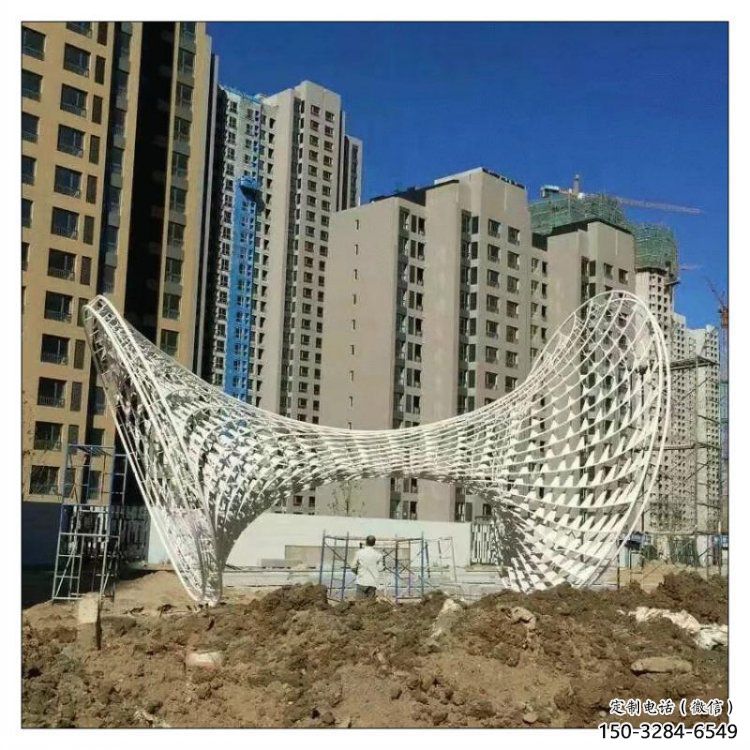 花瓶雕塑标准，彩钢制作，镂空花瓶雕塑优价