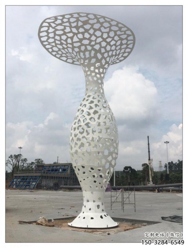花瓶雕塑制作，城市装饰，不锈钢镂空花瓶雕塑标准
