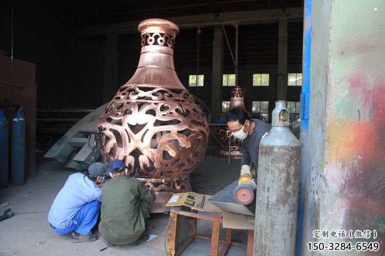 铜花瓶雕塑定做，广场雕塑，室外铜花瓶雕塑提供