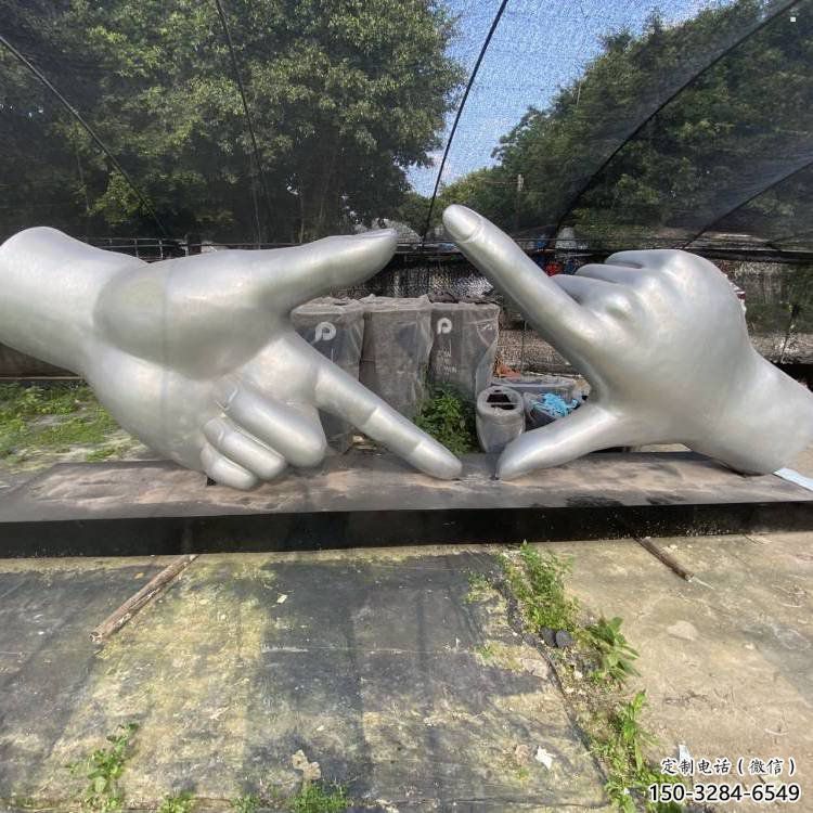 剪刀手雕塑定价，拉丝工艺，不锈钢剪刀手雕塑制作厂家