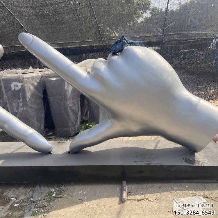 剪刀手雕塑供应，城市装饰，彩色不锈钢剪刀手雕塑优选