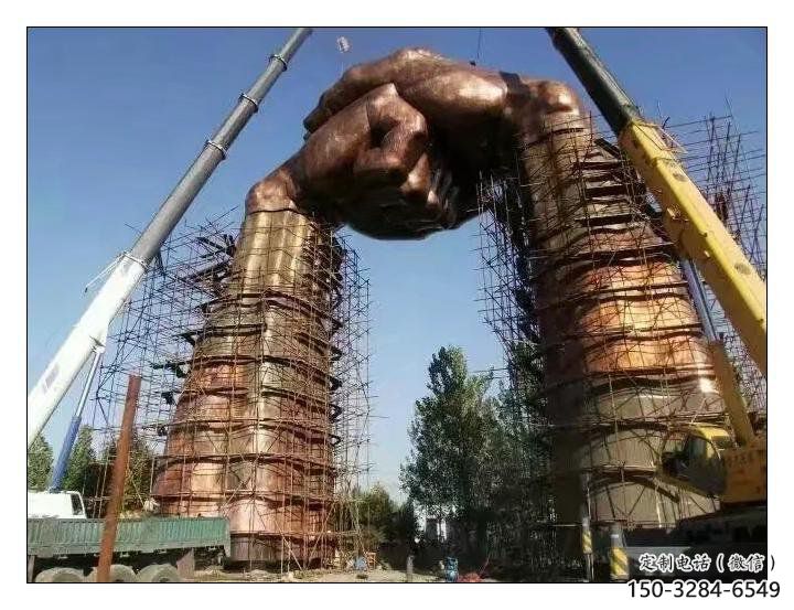 拳头雕塑供需，室外软装，金属不锈钢拳头雕塑制作