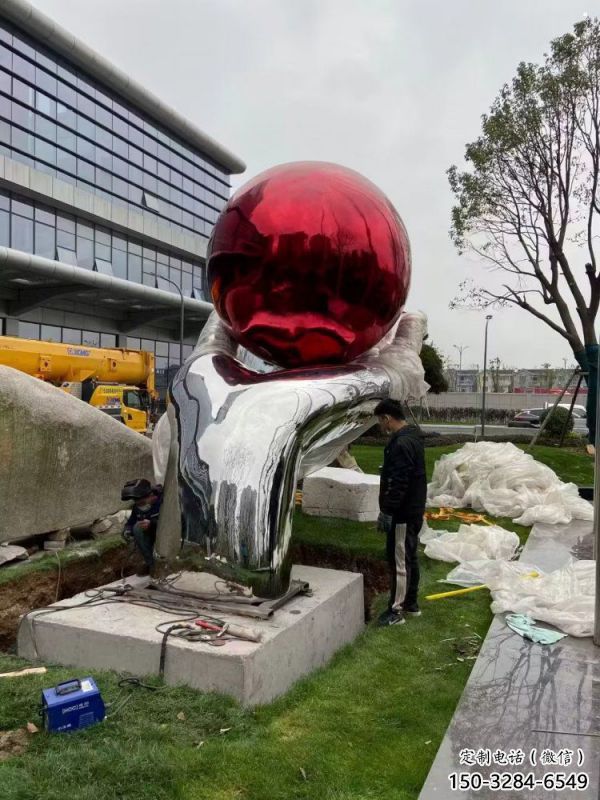 火球雕塑定价，广场雕塑，手托火球雕塑厂家