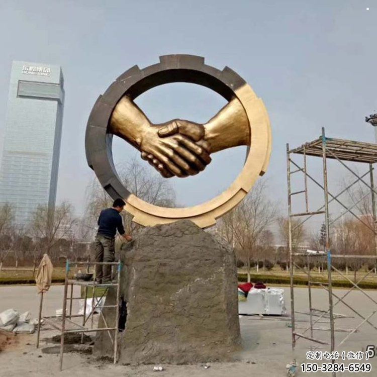 握手雕塑批发，景观雕塑，不锈钢握手雕塑制作承接