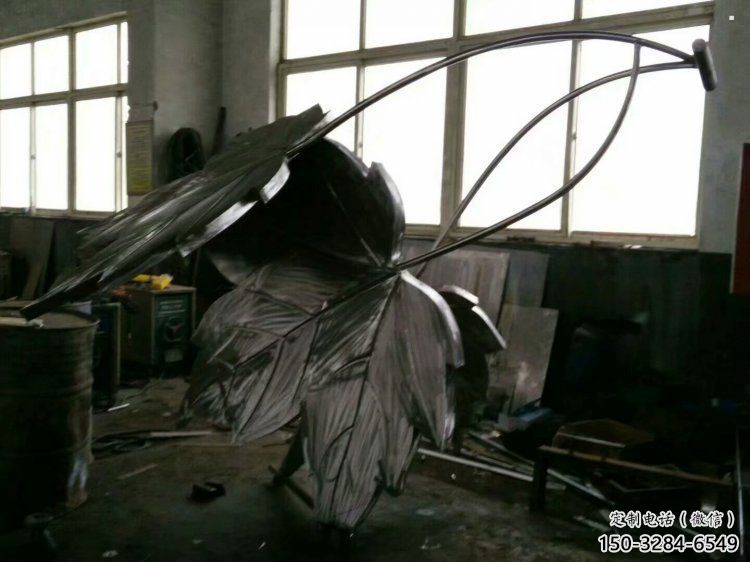 枫叶雕塑服务商，喷泉雕塑，不锈钢枫叶雕塑订做厂家